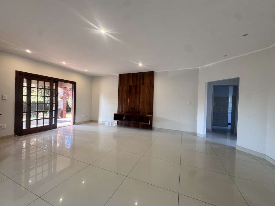 To Let 3 Bedroom Property for Rent in Flamwood North West
